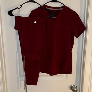Fabletics Women's Burgundy Wine Scrub Set